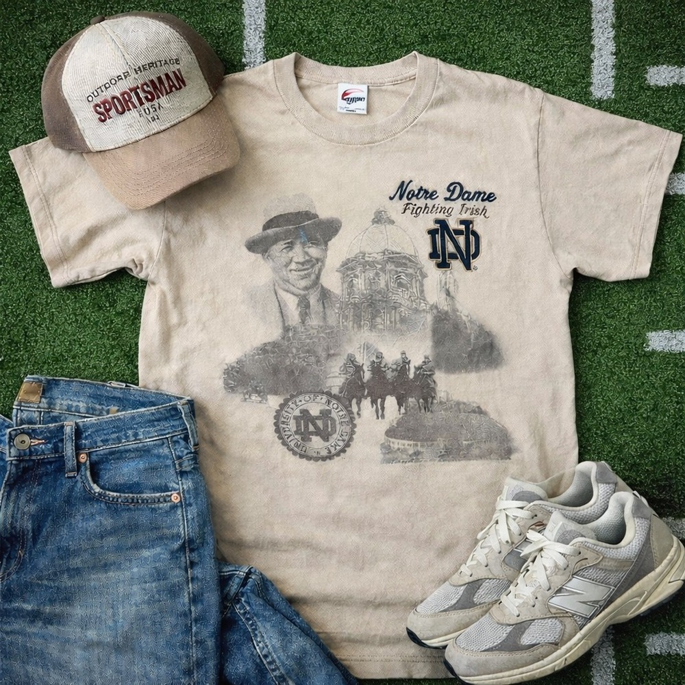 Vintage Notre Dame Fighting Irish Embroidered T-Shirt Tan Mens XL‎